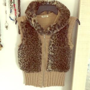 Leopard trimmed sweater vest from France 🇫🇷